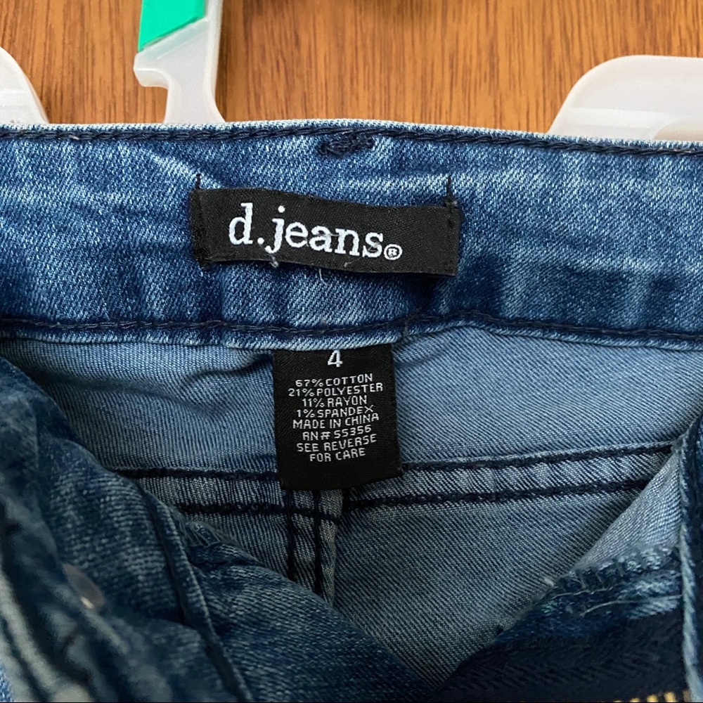 Jean Capris - Picture 3 of 3